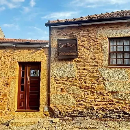 Casa Museu Nuno Miguel Henriques *