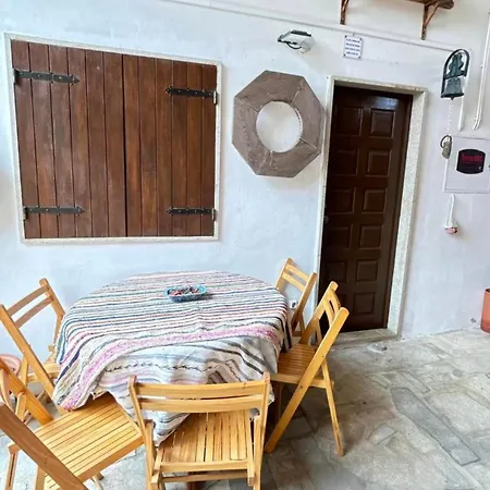 Casa Museu Nuno Miguel Henriques 度假居