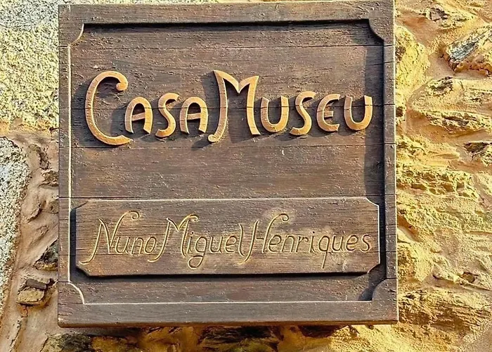 Casa Museu Nuno Miguel Henriques *